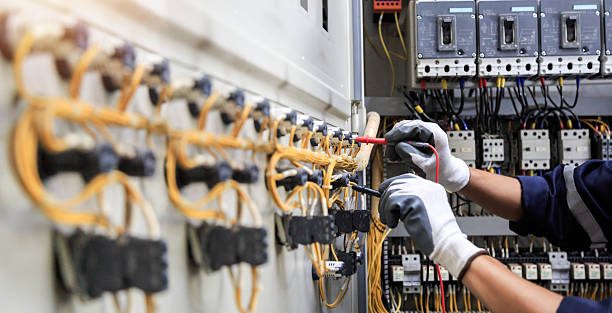Professional Electrician technician working in San Jose, CA